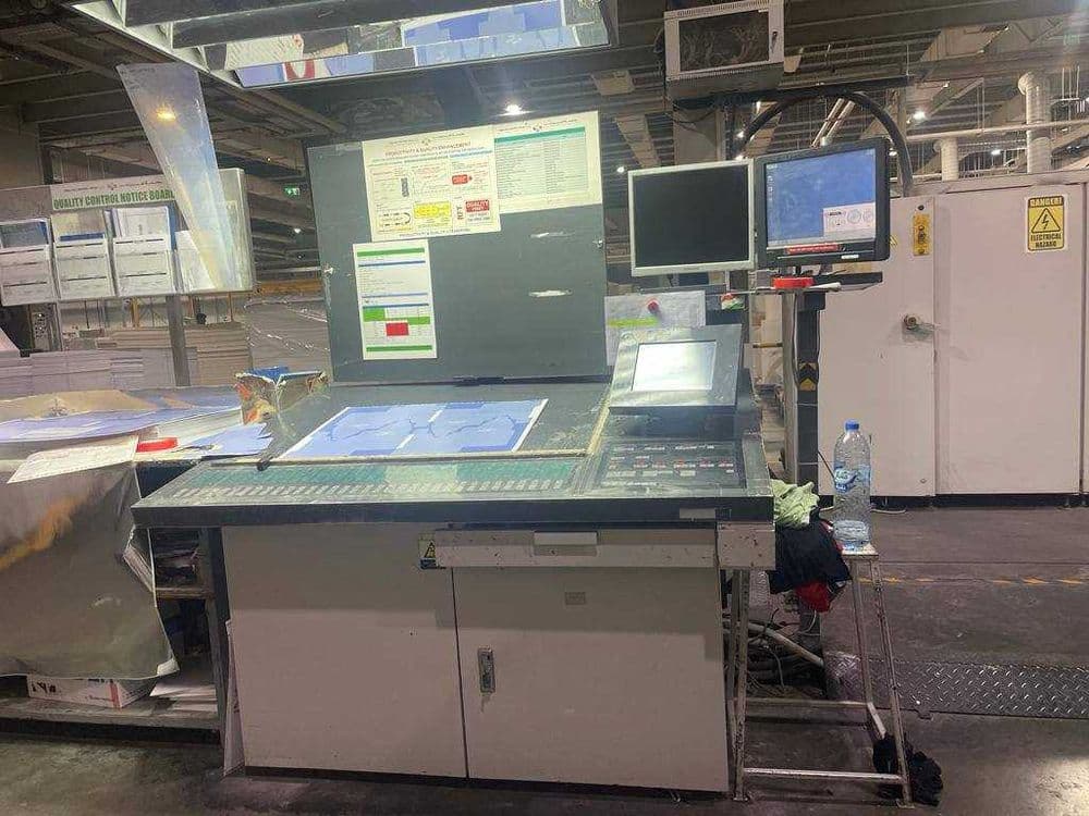 Продается Марка: Komori A1, UV — 6