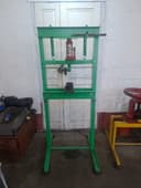 Avto servis uchun press va verstak
