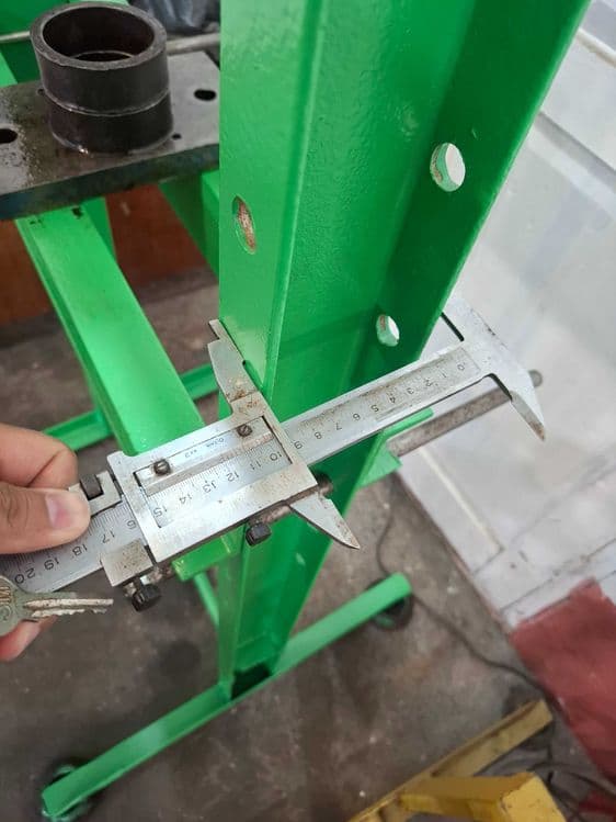 Avto servis uchun press va verstak — 3