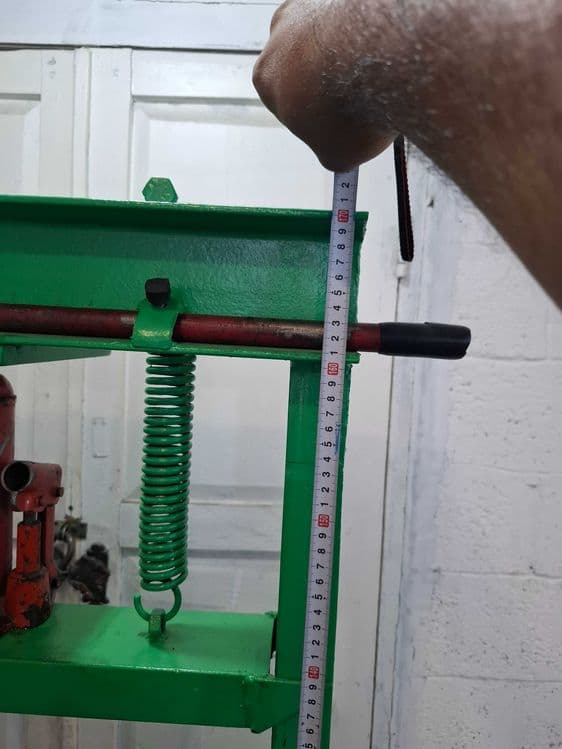 Avto servis uchun press va verstak — 5