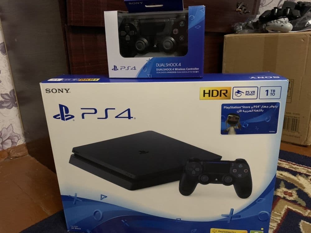 Продам playstation4 slim 1TB 2джестик и игры на борту как на фото — 2