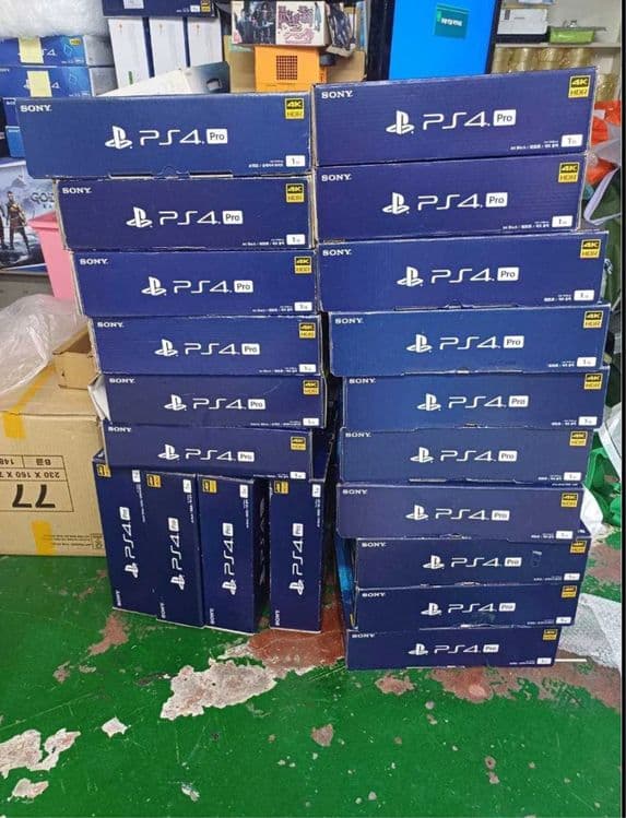 Продам playstation4 slim 1TB 2джестик и игры на борту как на фото — 5