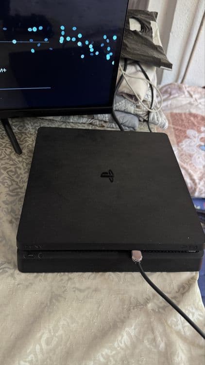 playstation 4 slim — 2