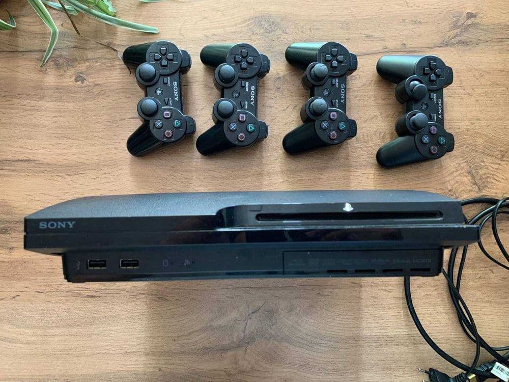 Plastation - 3 Slim — 3
