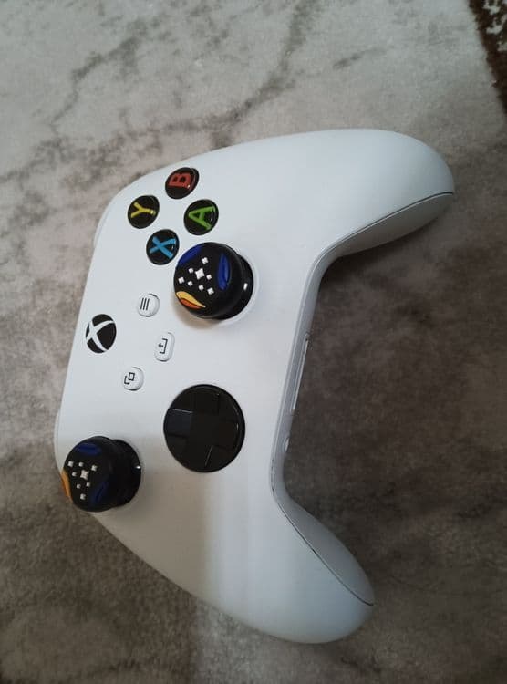 Xbox series s в хорошо состоянии — 2