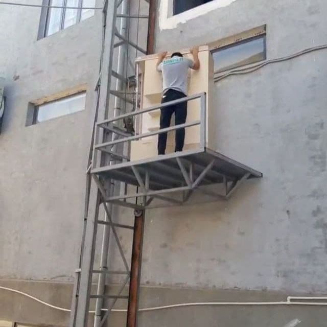 Lift gurzavoy skladga — 2