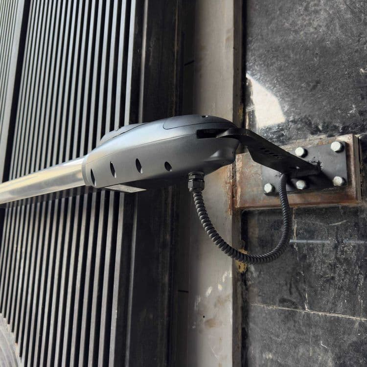 Автоматика распашных ворот Powertech PW330 — 3