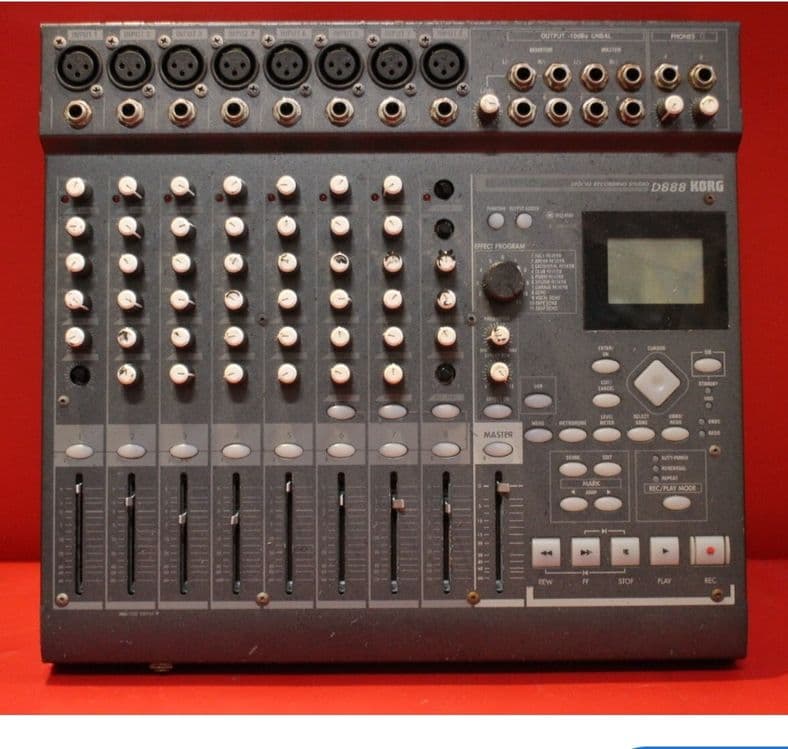 . Цифровой портостудия микшер Korg D888 — 1
