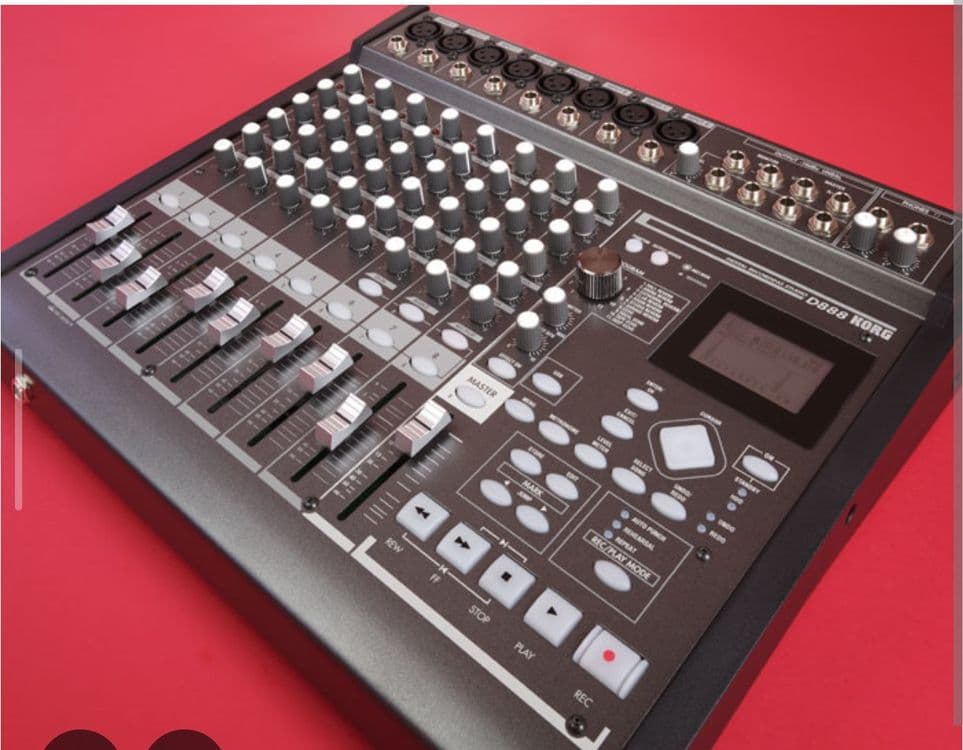 . Цифровой портостудия микшер Korg D888 — 2