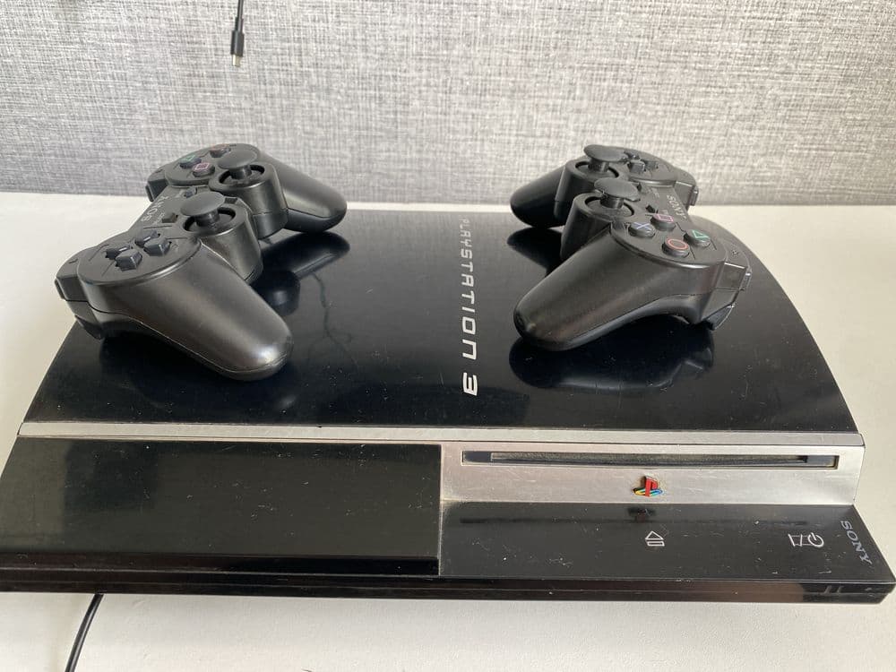 Продам playstation 3 — 1