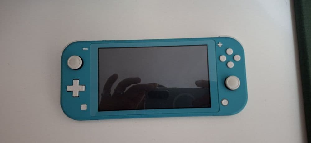 Продаётся Nintendo switch lite — 1