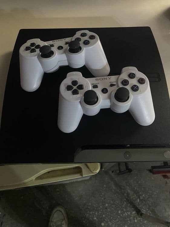 Playstation 3 srochno sotiladi xolati a’lo — 3