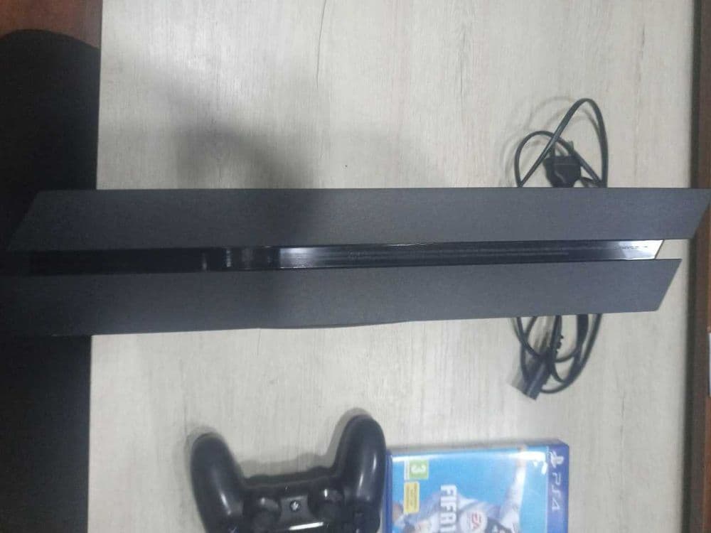 Sony Playstation 4 PS4 — 2