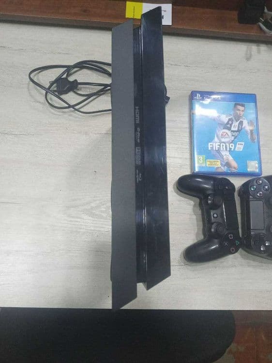 Sony Playstation 4 PS4 — 3