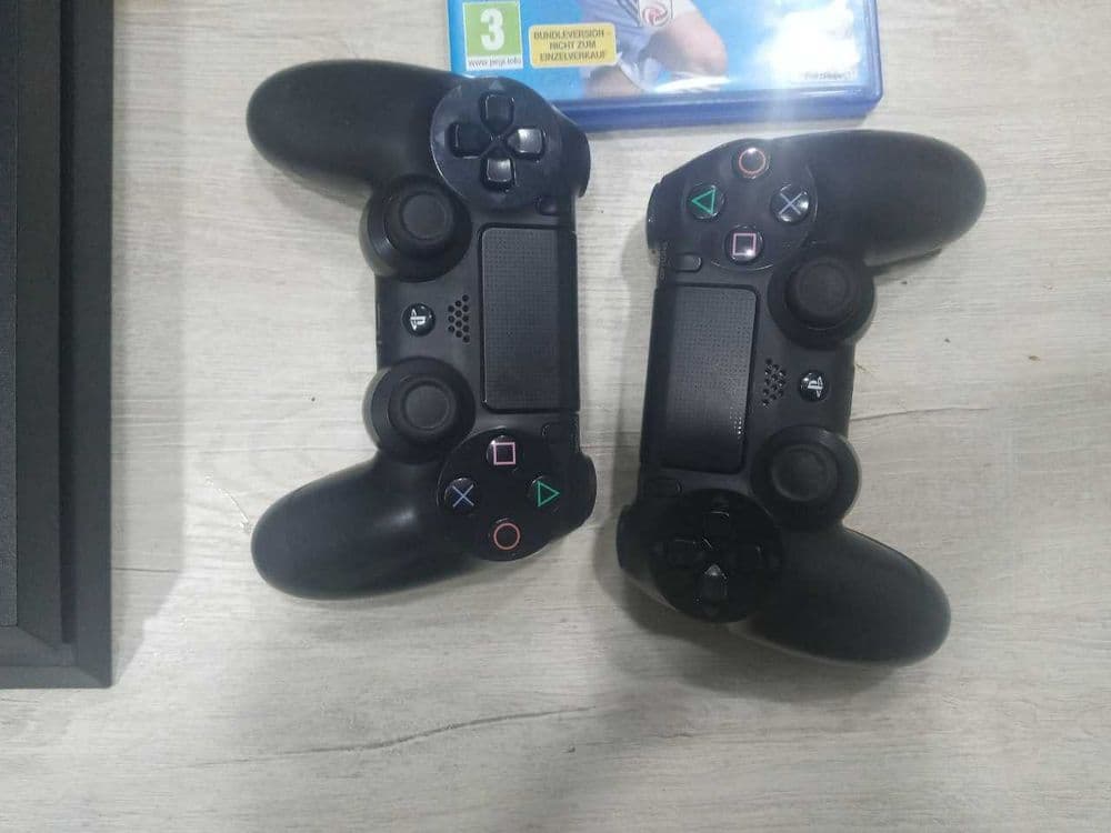 Sony Playstation 4 PS4 — 7