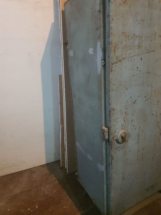 Продаётся Сейф 113×50×35 — 3