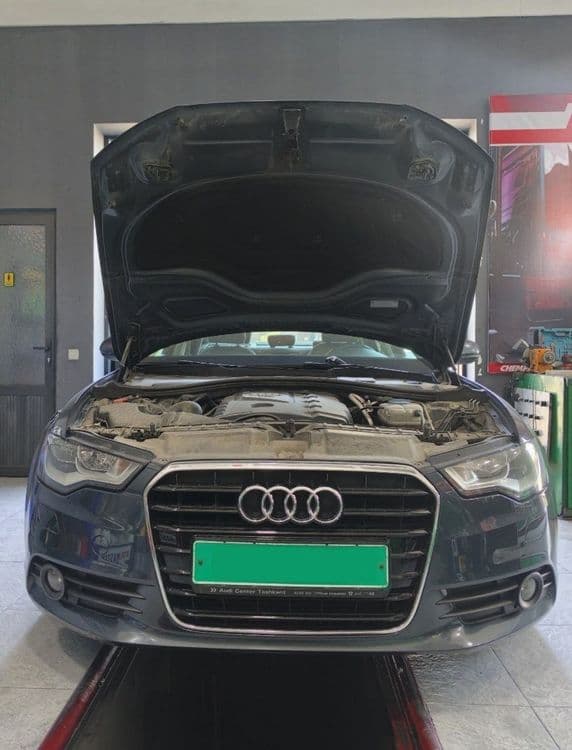 Замена моторного масла и фильтров на автомобиле AUDI A6 — 1