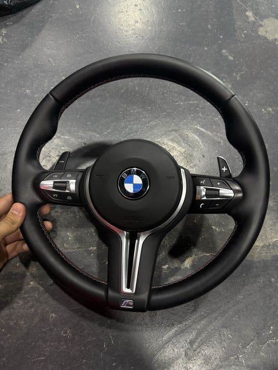 Bmw rul ideal holatda ftulka qoqilgan — 4