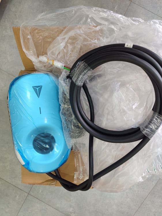 Продаю зарядное устройство от Changan , Depal — 1