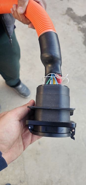 Порт зарядки GB/T dc — 3