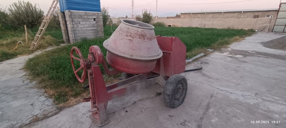 Мешалка сотилади срочна. — 3