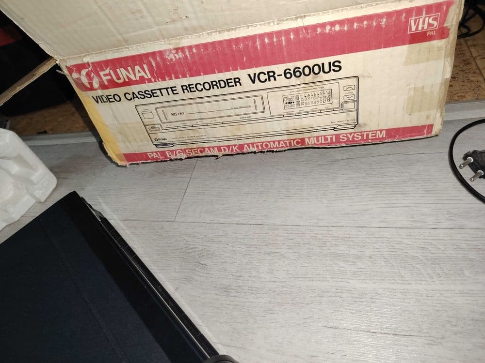 видеомагнитофон FUNAI  VCR-6600US — 2