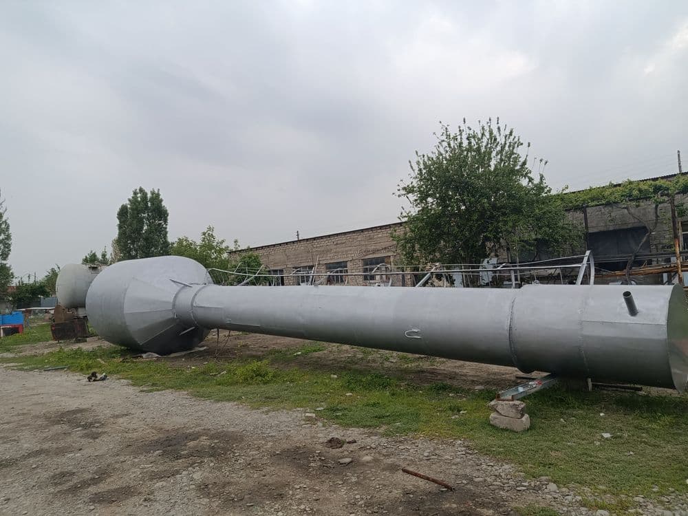 Продается водонапорная башня б/у 42 куб.  Высота 16 метров. — 2