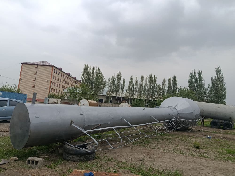 Продается водонапорная башня б/у 42 куб.  Высота 16 метров. — 3