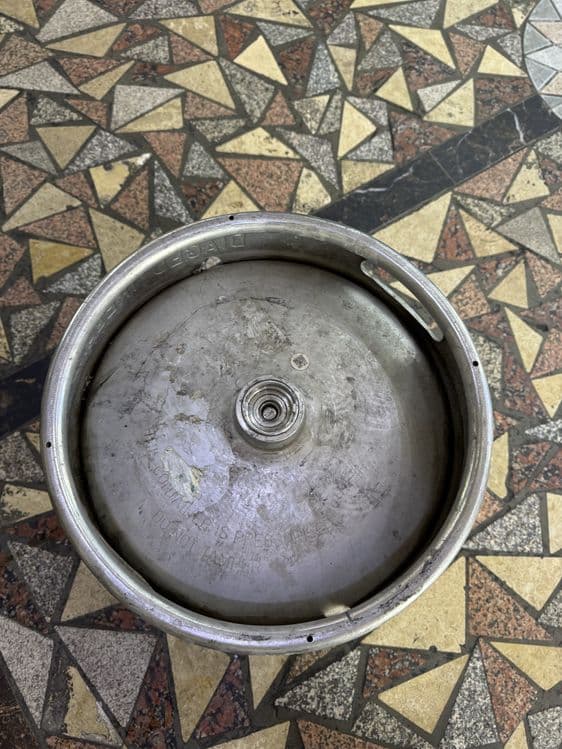 Pivo bochka sotiladi — 2