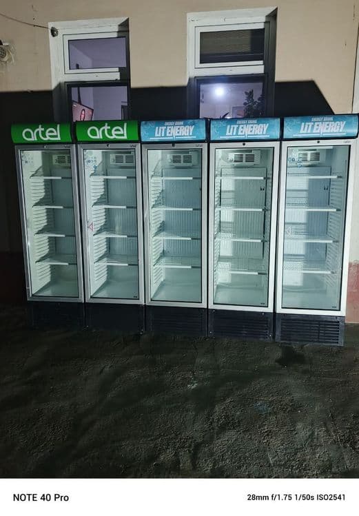 Витрина холодильники срочно продается — 1