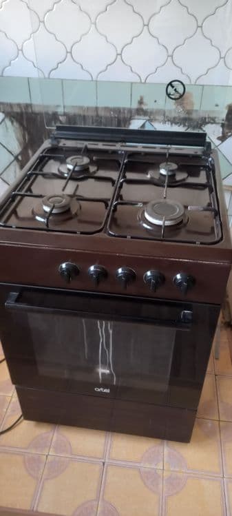 Срочно продам газ плиту  Артел — 2