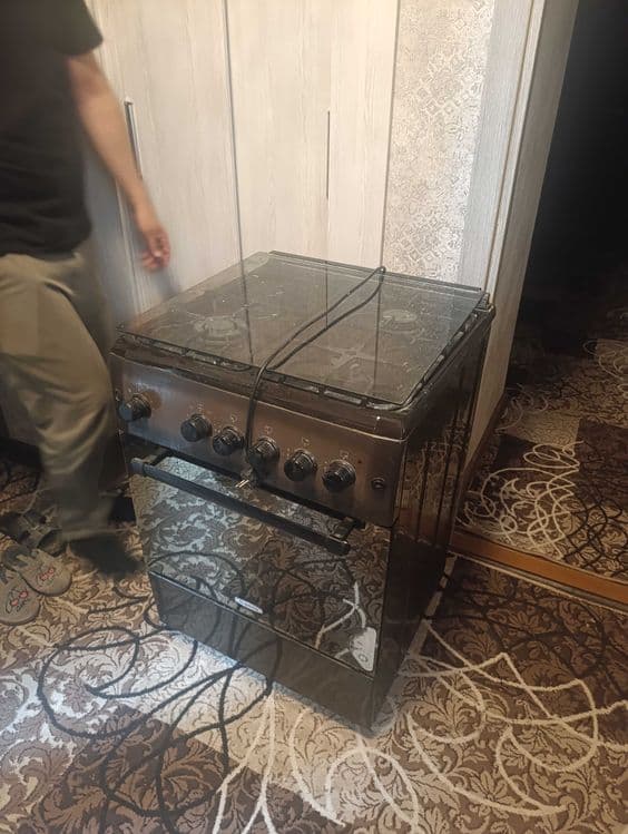 Gaz plita sotiladi ishlatilgan xolati yaxshi — 1