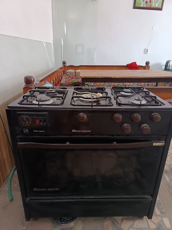 Газовая плита черная — 1