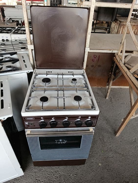 Gaz plita sotiladi — 2