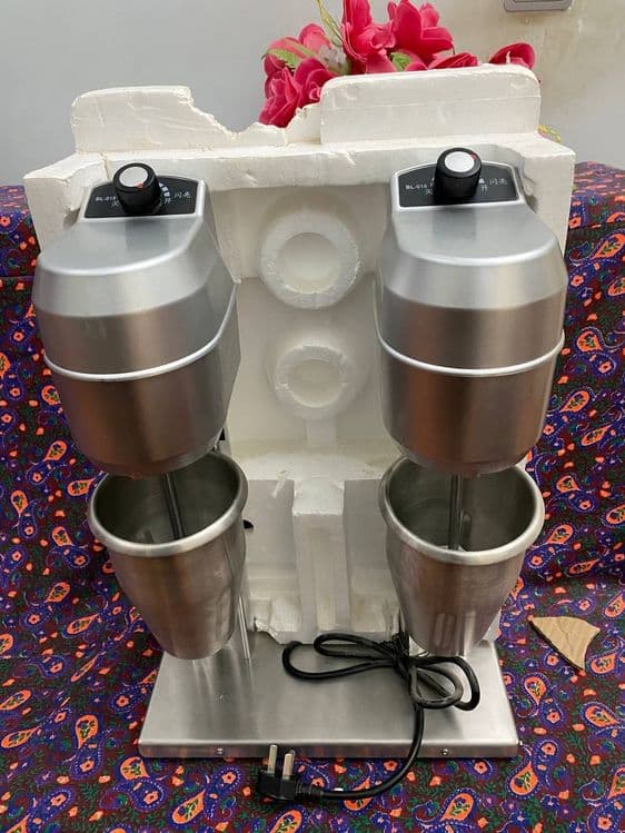Sotiladi: Professional 2 boshli milkshake/kokteyl tayyorlash mashinasi — 1