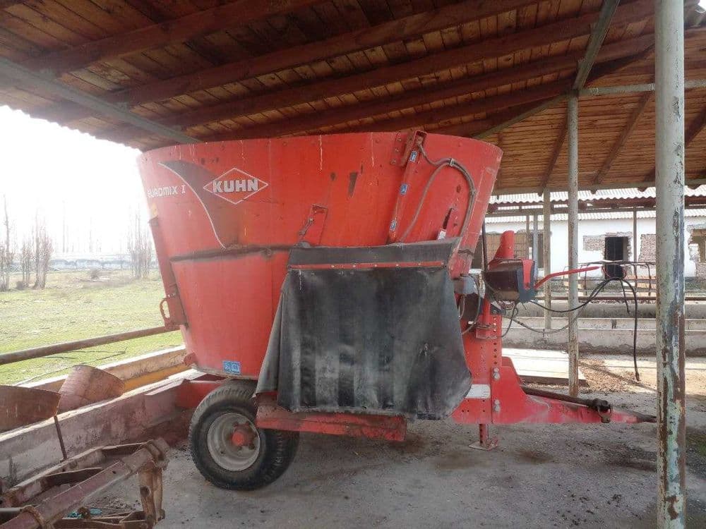 Продаётся кормораздатчик KUHN Euromix — 2