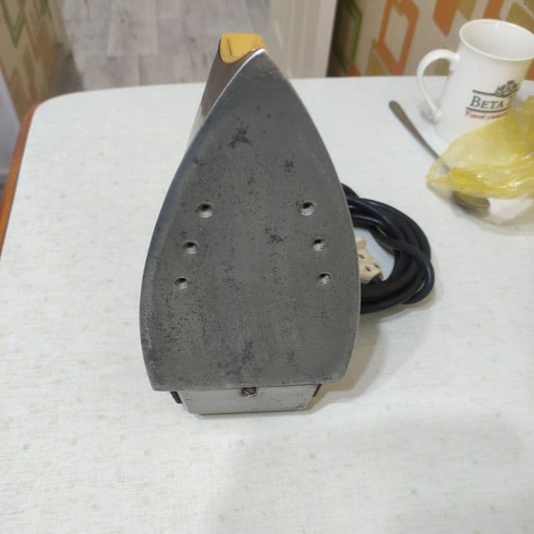 Утюг советский работает всё 80000 — 4