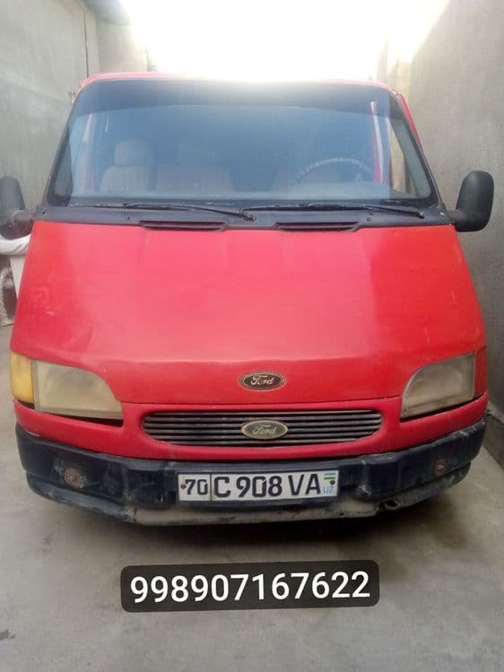 1996-yilda ishlab chiqarilgan Ford yuk avtomobili. Yuk tashish uchun — 1