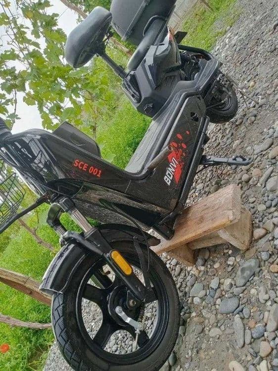 Elektr skuter BONVI SCE 001 — Juda qulay va arzon! Tejamkor ulov — 1