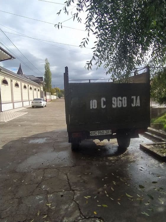 Uaz 3303  yuk bortli   yili 1990  dokumentlari joyida Gaz metan  3ta — 3