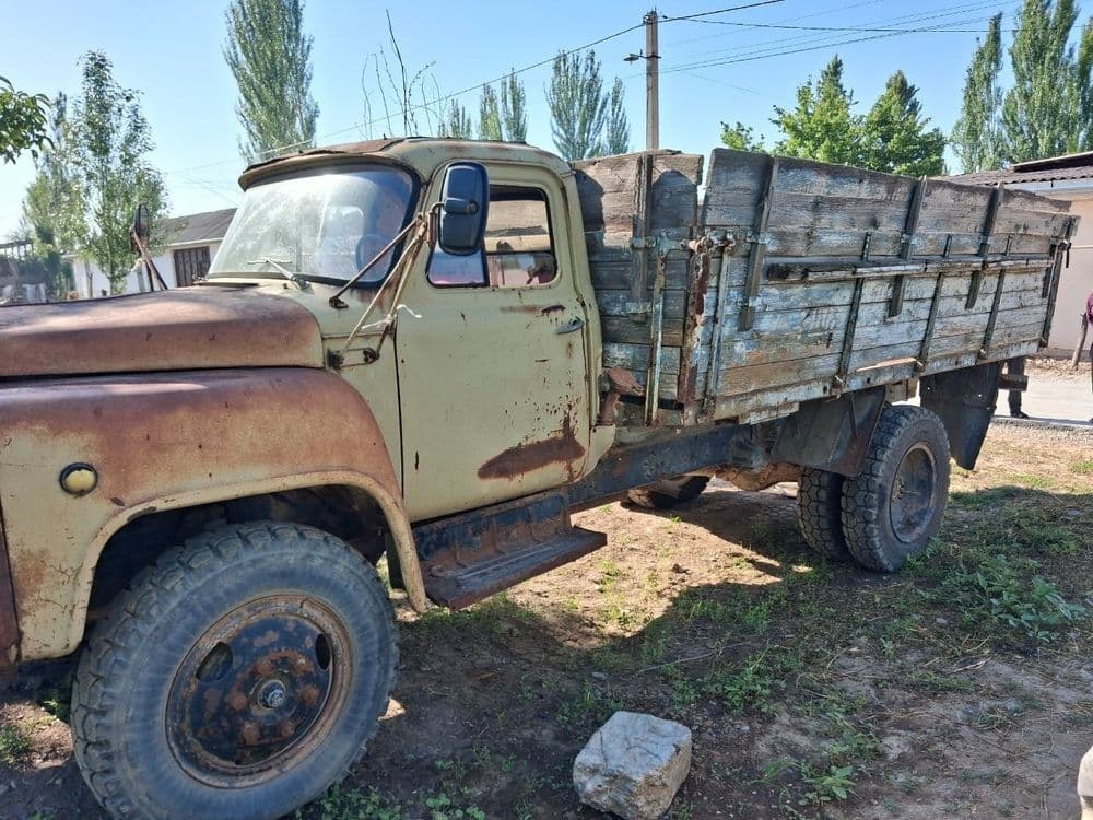 Грузовая автомоболь ГАЗ 53 — 2