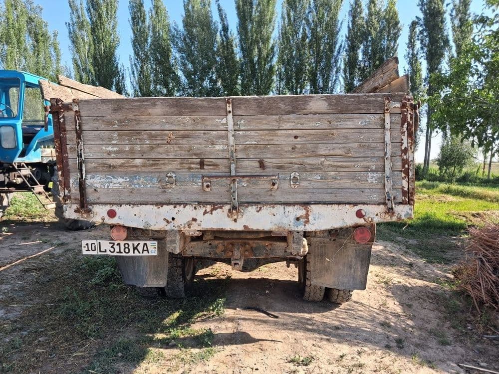 Грузовая автомоболь ГАЗ 53 — 4