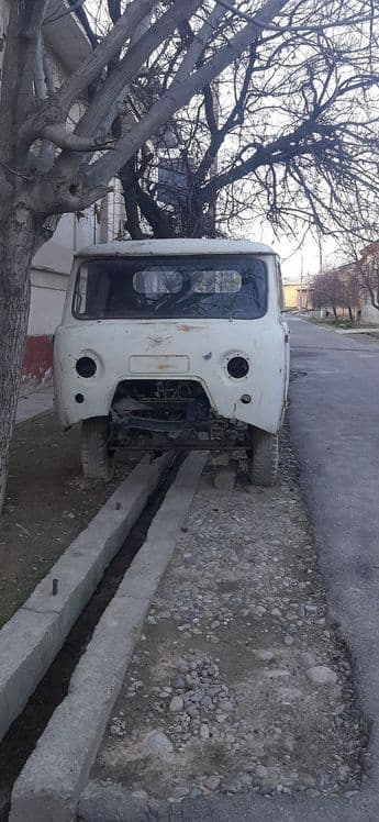 UAZ bortlik 1990 yil — 1