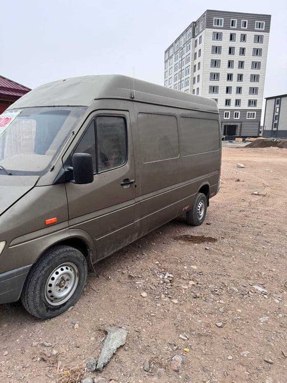 Srochni Sprinter Mercedes-Benz 212D  YUK FURGON 1996-yil sotiladi — 2
