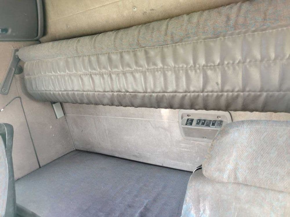 Организация продаёт тягач RENAULT — 3