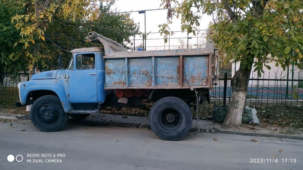 Zil 130 samosval — 1