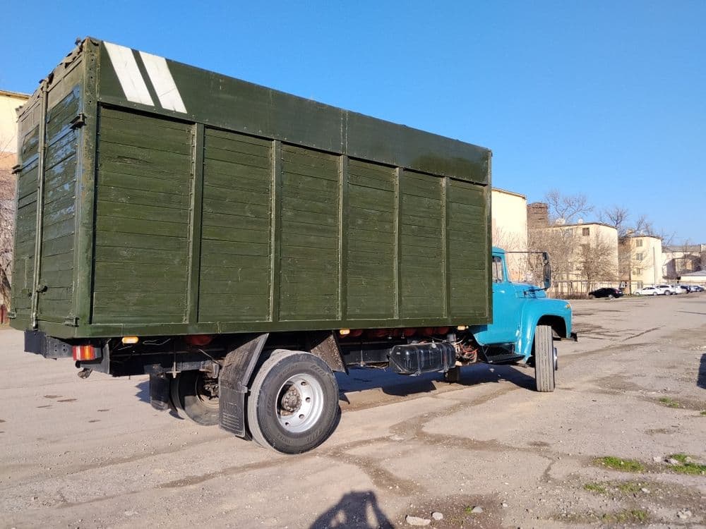 Zil furgon. Sotiladi — 1