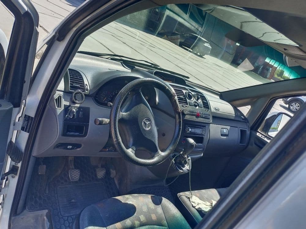 Mercedes Benz Vito — 2
