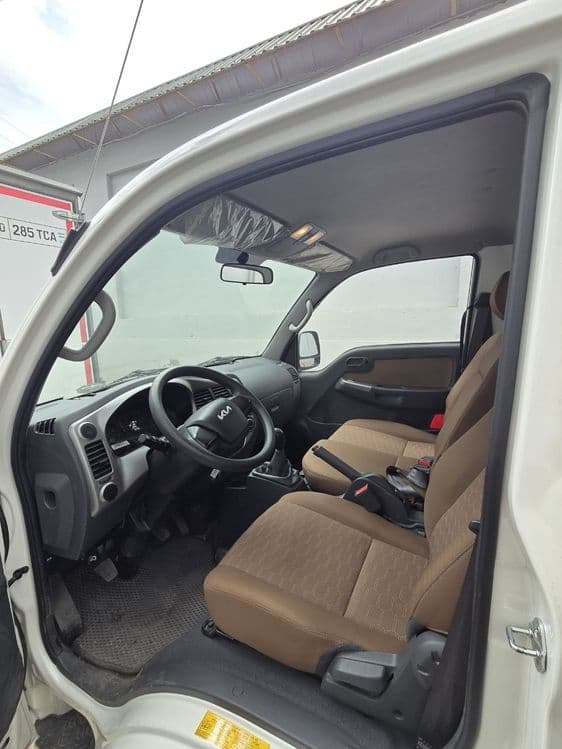 KIA bongo (K-2700) — 3