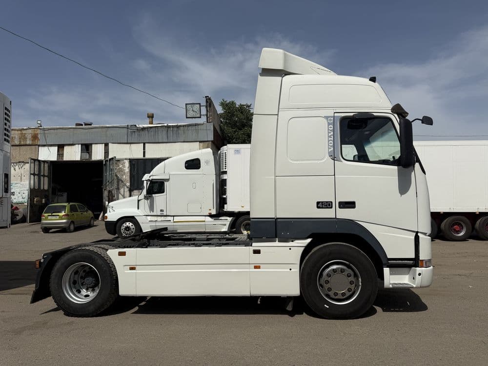 Volvo fh12 SCHMITZ Ref Sotiladi — 2
